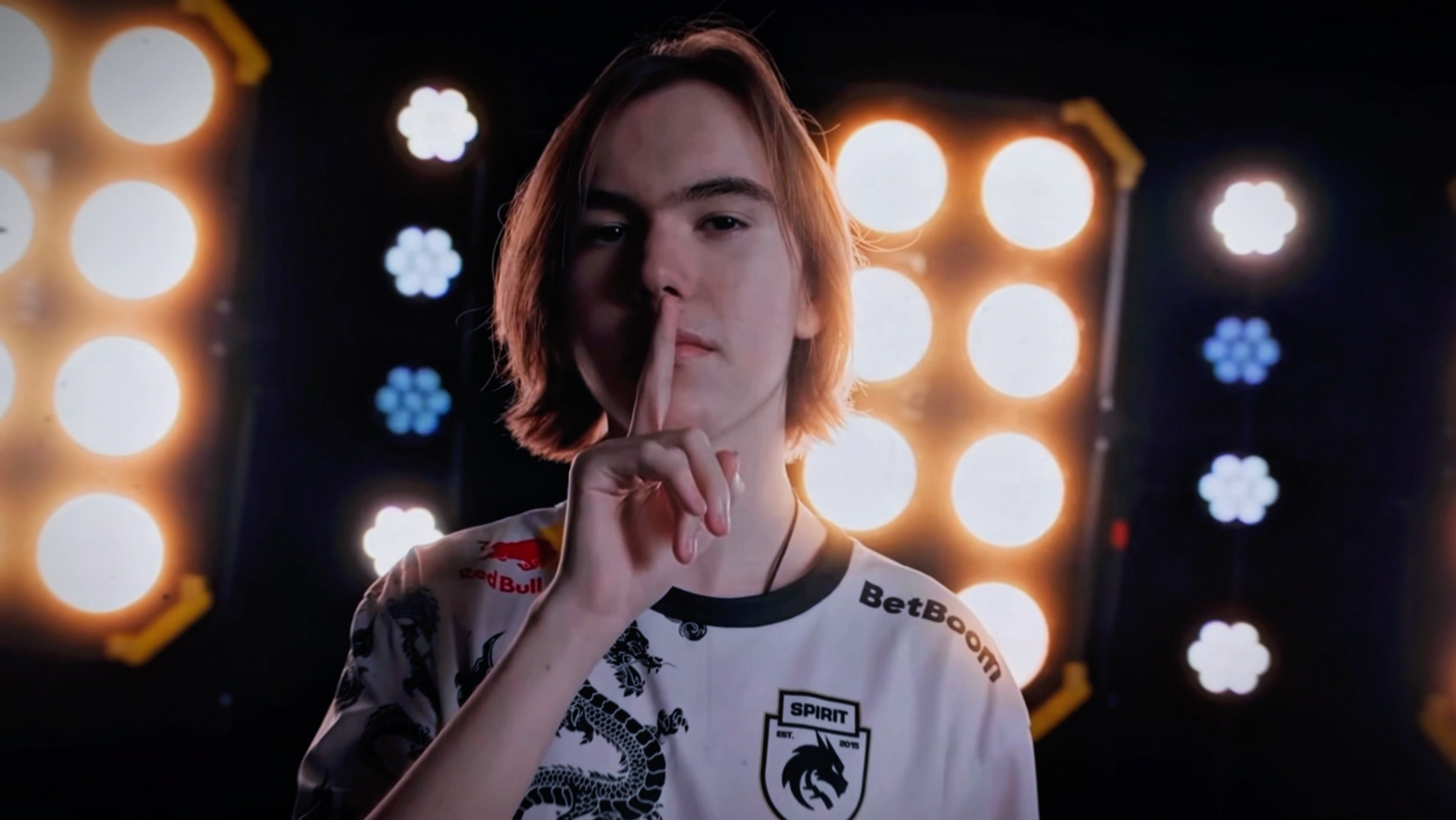 第一个六胜！稳健推进不给机会 Icon队兵不血刃击败Zz1tai队