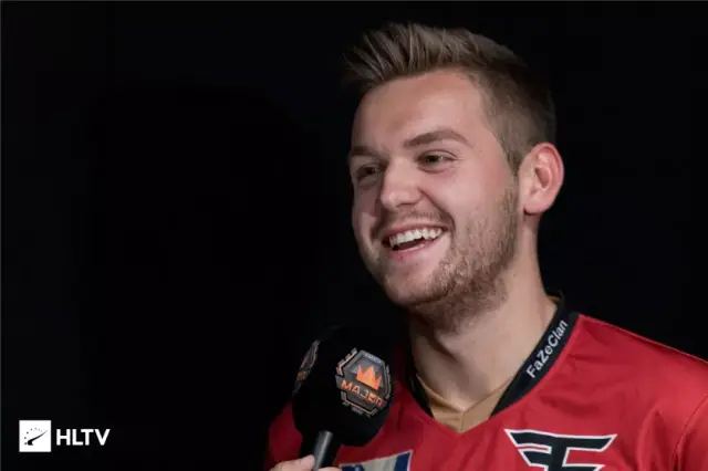 Oh My God 官方：打野 xiaofang （方哲宇）从今天开始以自由球员身份离队